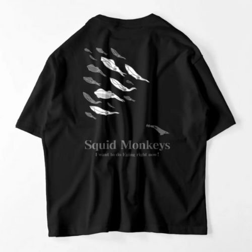 SquidMonkeysの黒いTシャツ